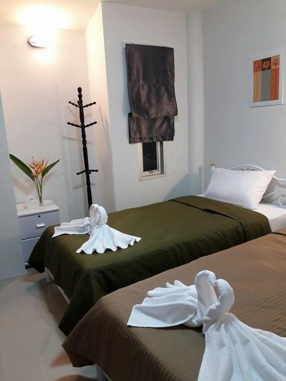 Hotel Baan Suan Geb Tawan Lop Buri Exterior foto