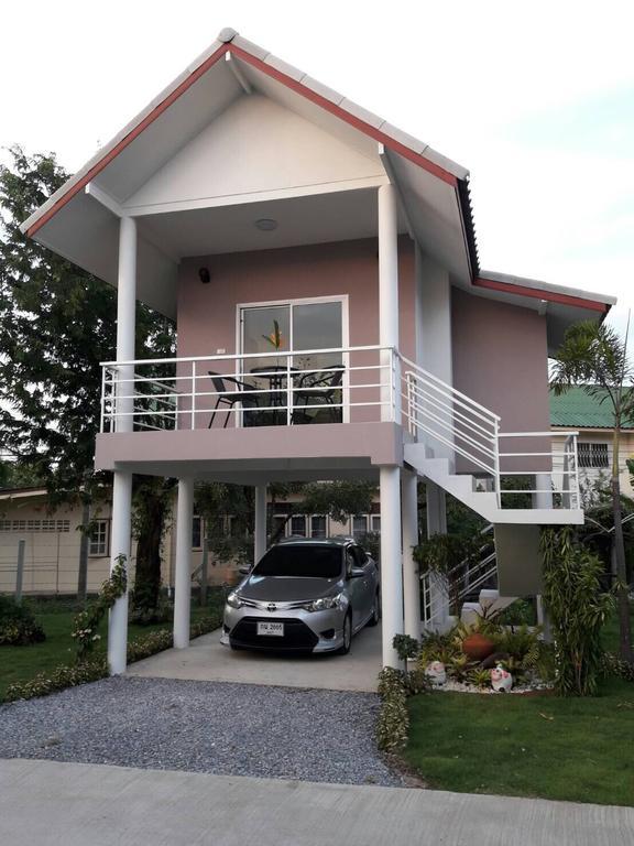 Hotel Baan Suan Geb Tawan Lop Buri Exterior foto